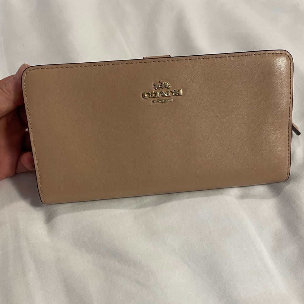 Coach Skinny Wallet Beige